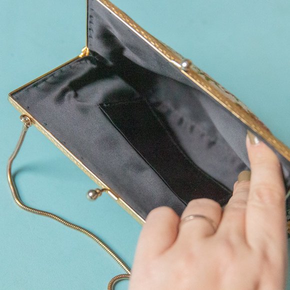 VINTAGE Petite Point Floral Tapestry Gold Trim Chain Mini Hand Bag - Picture 4 of 9